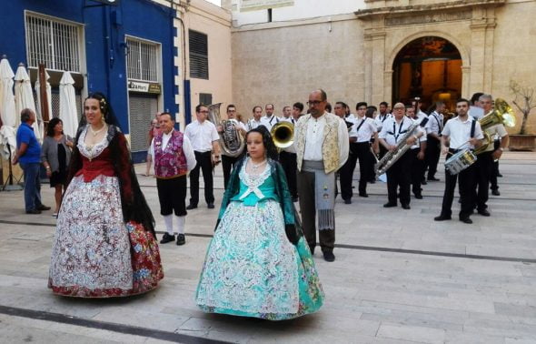 Falleras Mayores de Dénia en la procesión del Corpus