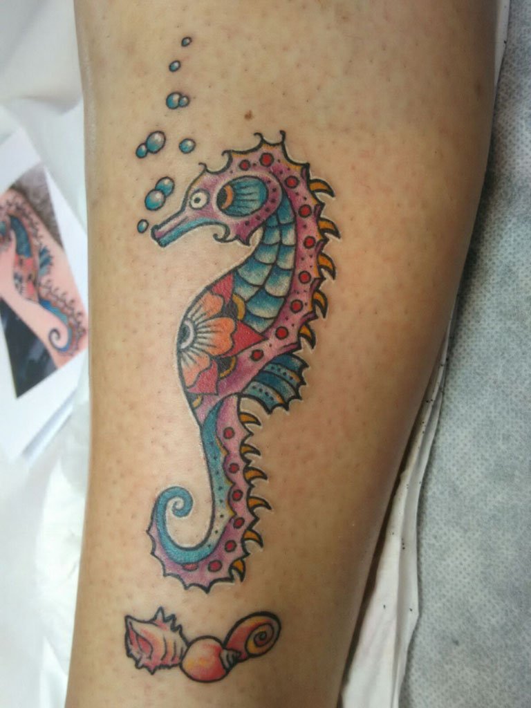 Tattoos in Dénia - As Meigas Tattoo & Piercing - seahorse - Dé