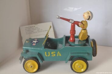 Jeep militar en madera