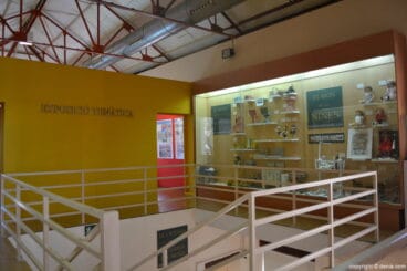 Acceso a la exposición temática del museo del Juguete de dénia