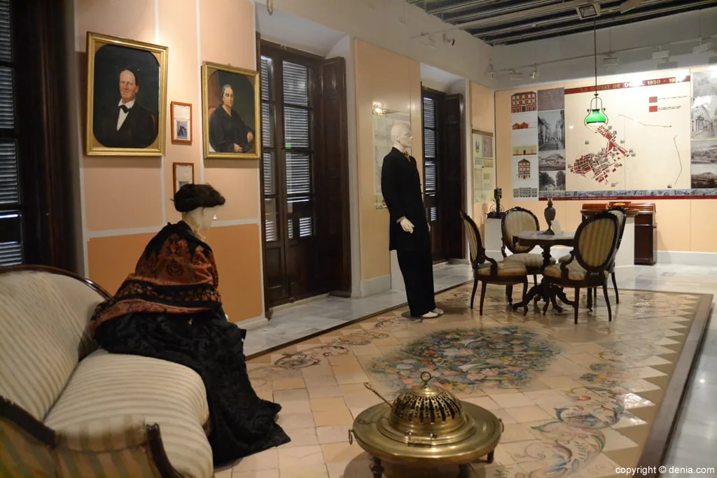 Museo Etnológico de Dénia 2 Recreación de un salón burgués de la Dénia del siglo XIX
