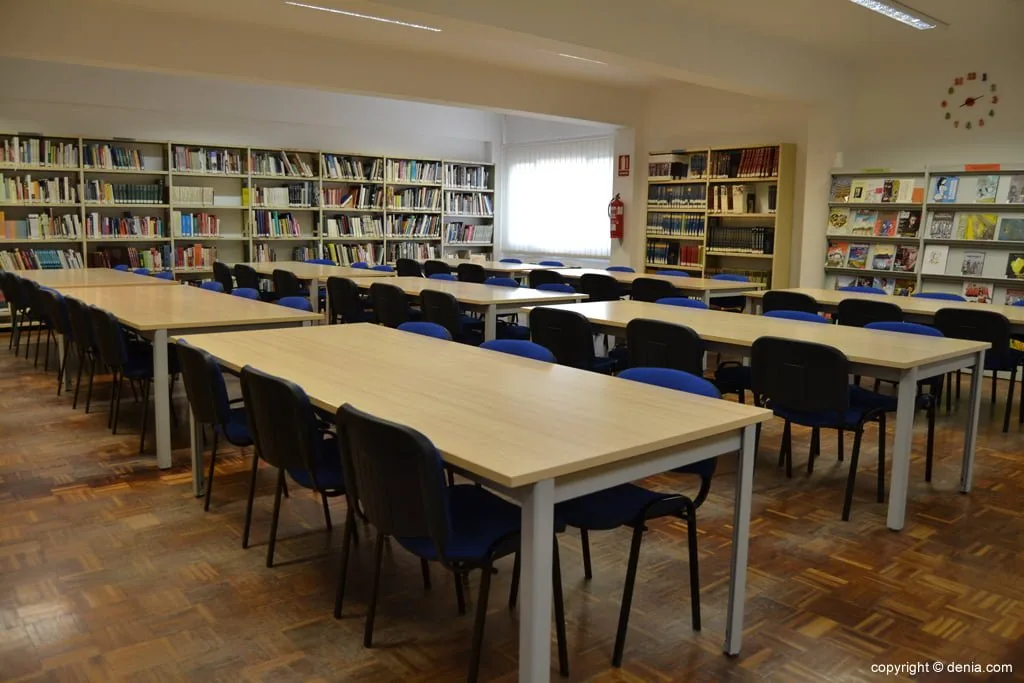 Sala principal de la Biblioteca Municipal de Dénia