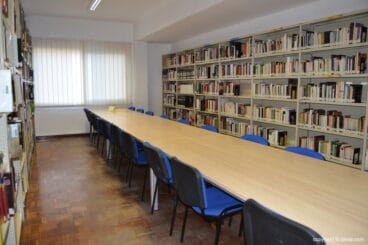 Zona de estudio de la biblioteca de Dénia