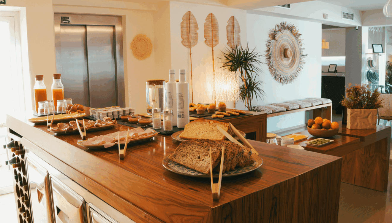 Buffet matutino con sabor mediterráneo