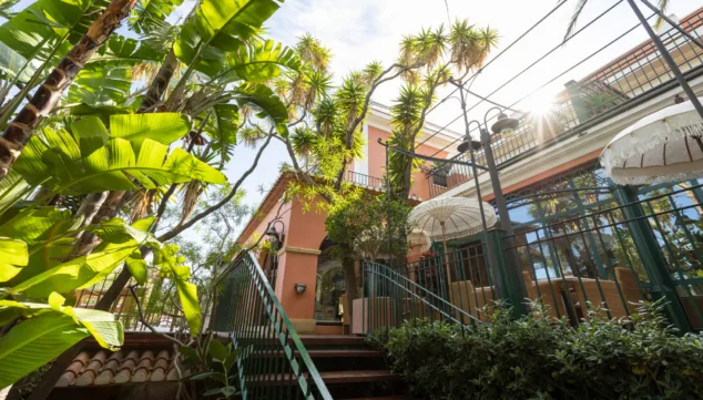 Hotel Les Rotes 5 escenarios que combinan el verde del entorno natural