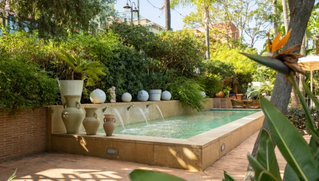 Hotel Les Rotes 3 espacios verdes cuidados al detalle ideales para pasear o relajarse en plena naturaleza