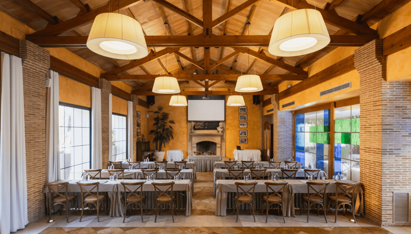 Instalaciones modernas para eventos corporativos y celebraciones familiares