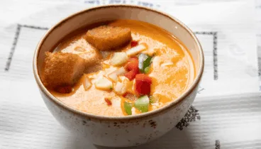 Refrescante gazpacho una explosión de sabores mediterráneos