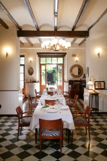 Salón para desayunos del Art Boutique Hotel Chamarel de Dénia