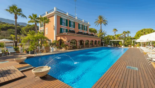 Hotel Les Rotes 2 Imagen: Un oasis de tranquilidad donde disfrutar del sol y refrescarse en un entorno natural inigualable