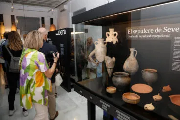 Visitantes en el museo