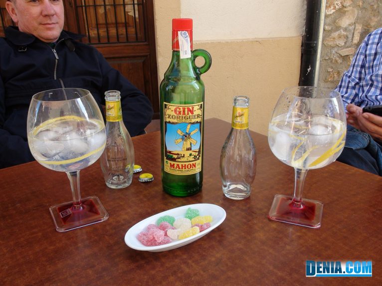 Casa Miguel Juan, los Gin Tonics servidos con golosinas