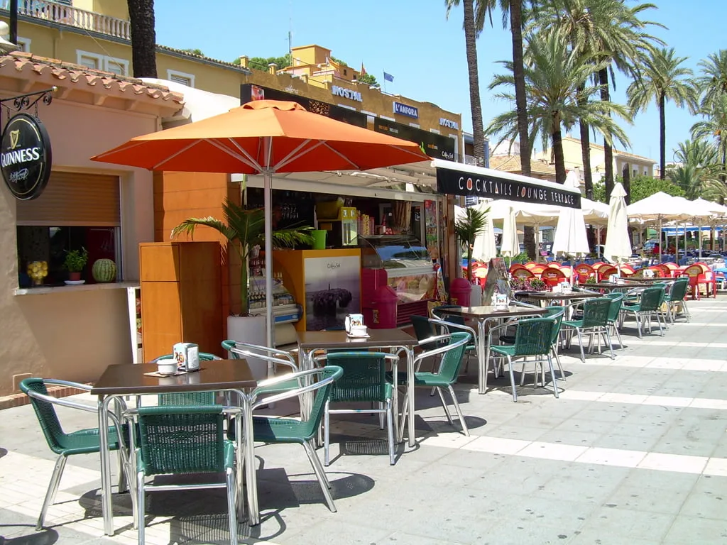 Cocktails Lounge Terrace