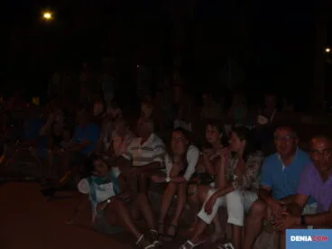 Música y reparto de cocas en el Parque de les Bassetes