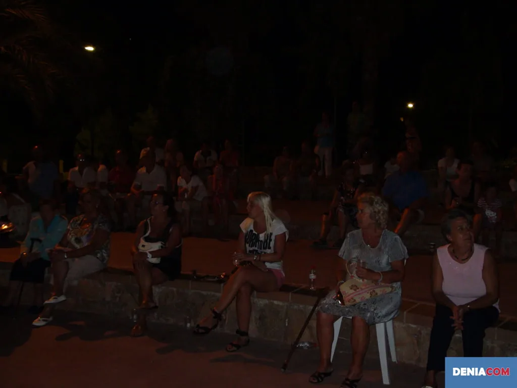 Música y reparto de cocas en el Parque de les Bassetes