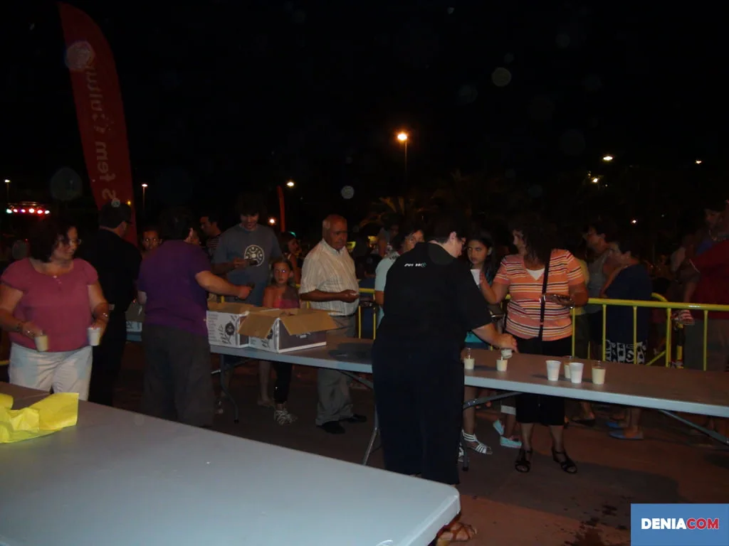 Música y reparto de cocas en el Parque de les Bassetes