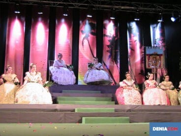 Acto fallero en las fiestas de Dénia