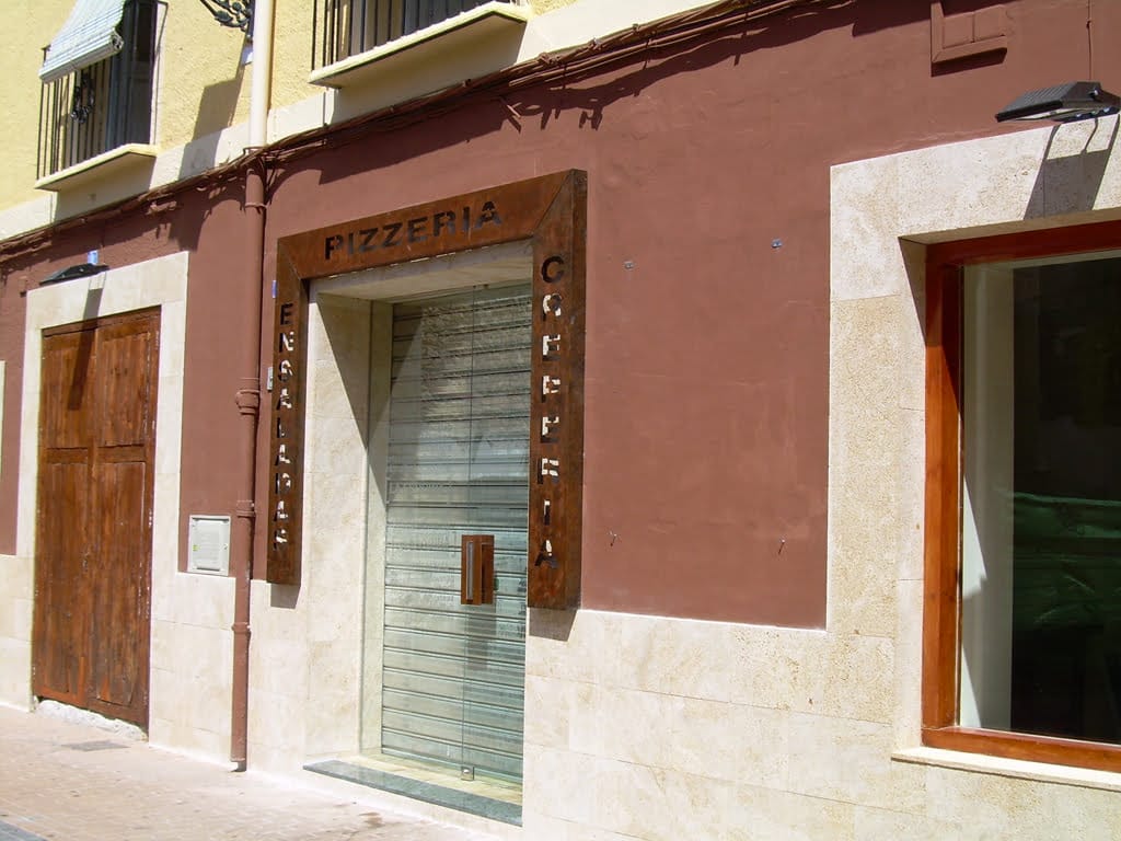 Pizzería La Esquina