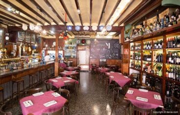 Comedor interior Casa Miguel Juan