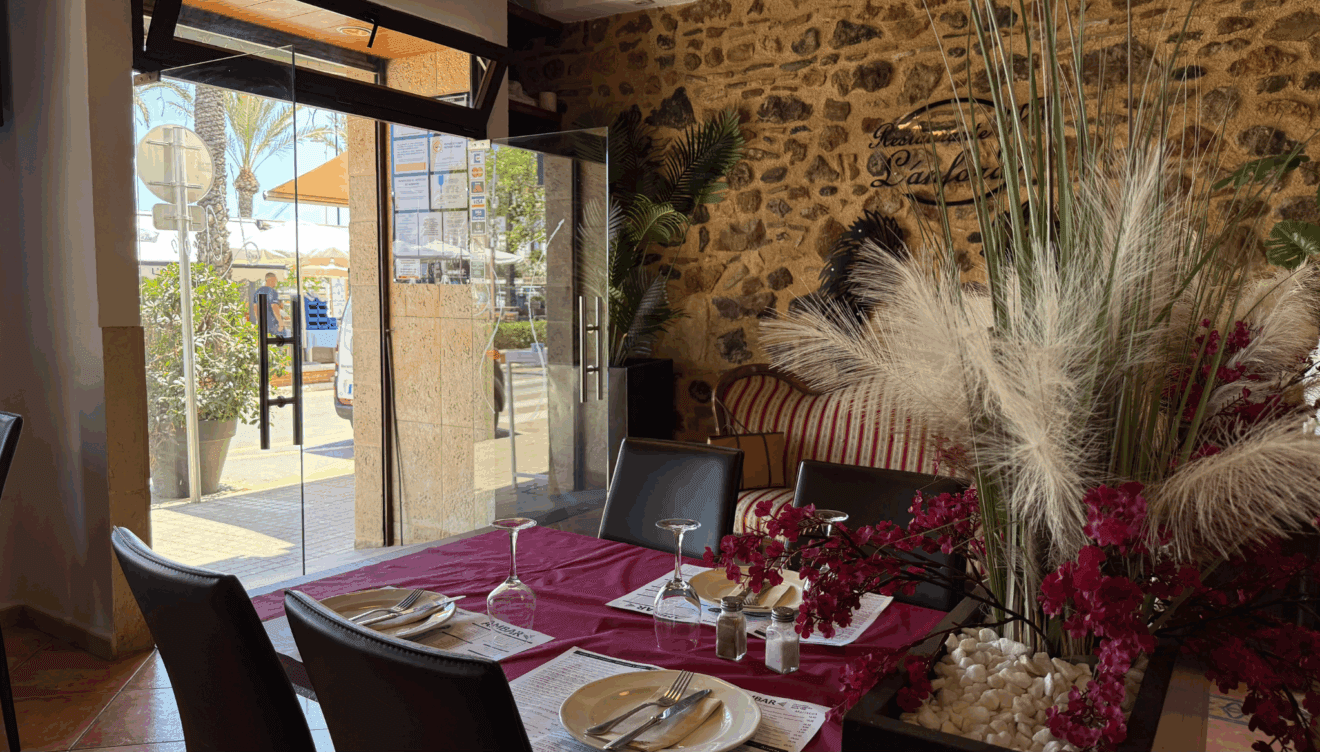 Espacios amplios y bien cuidados para una comida perfectaEspacios amplios y bien cuidados para una comida perfecta