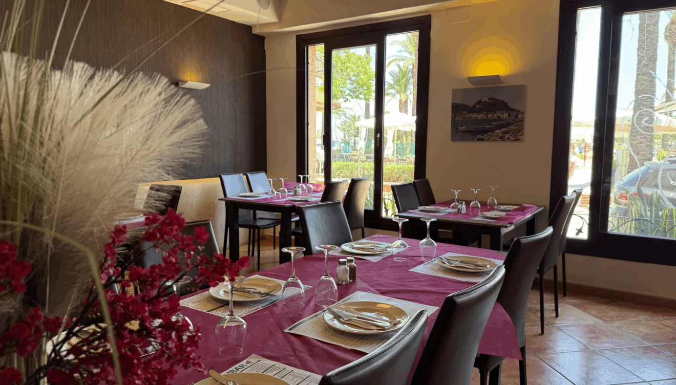 Salón interior acogedor y con encanto en Dénia