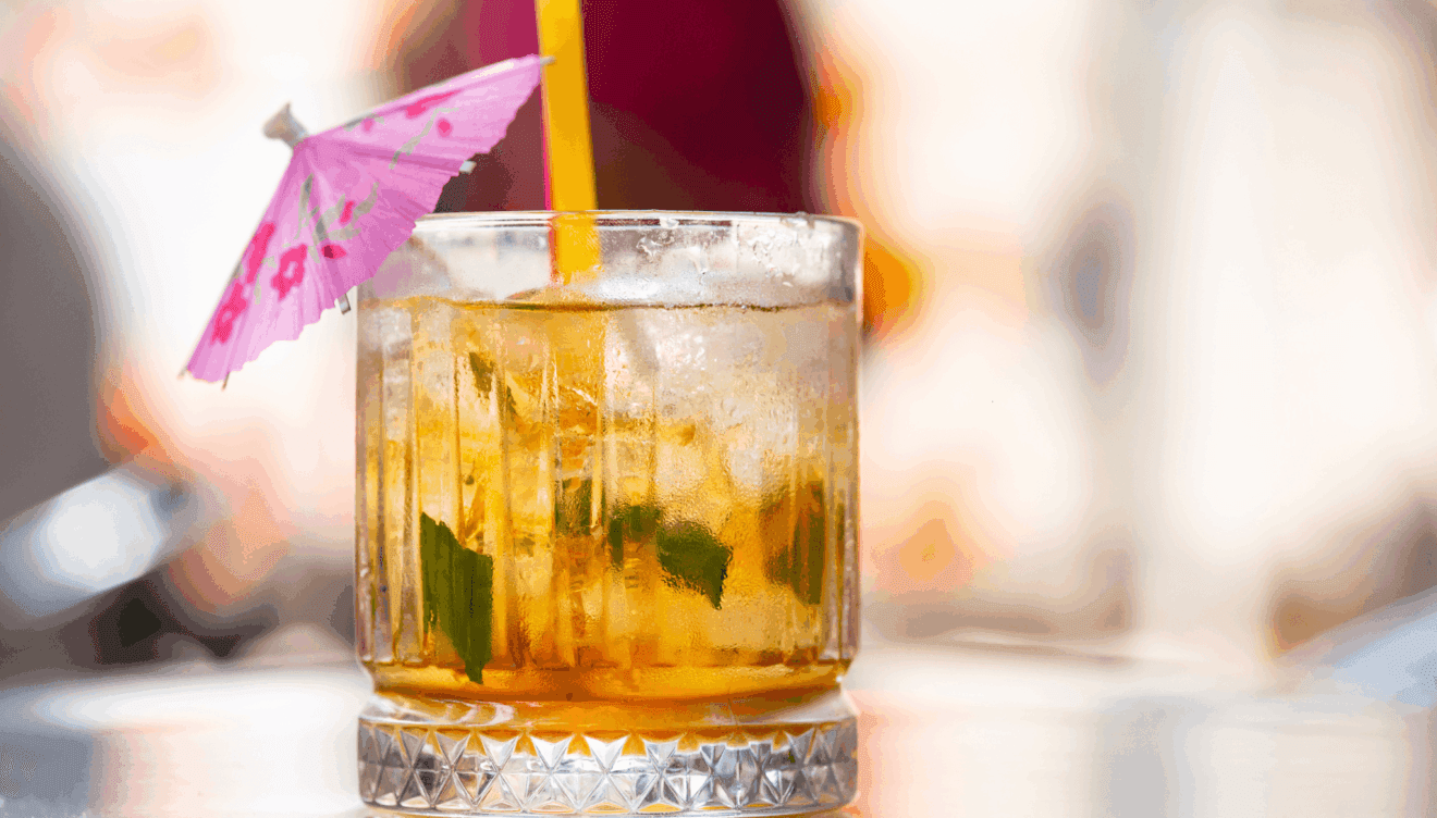 Tomar algo con amigos por Dénia