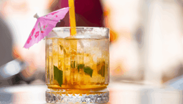 Tomar algo con amigos por Dénia