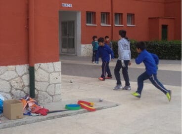 Actividades en el patio del Colegio Cervantes