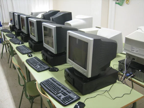 Aula de informática del colegio Montgó