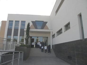 Entrada al colegio Sagrado Corazón de Dénia