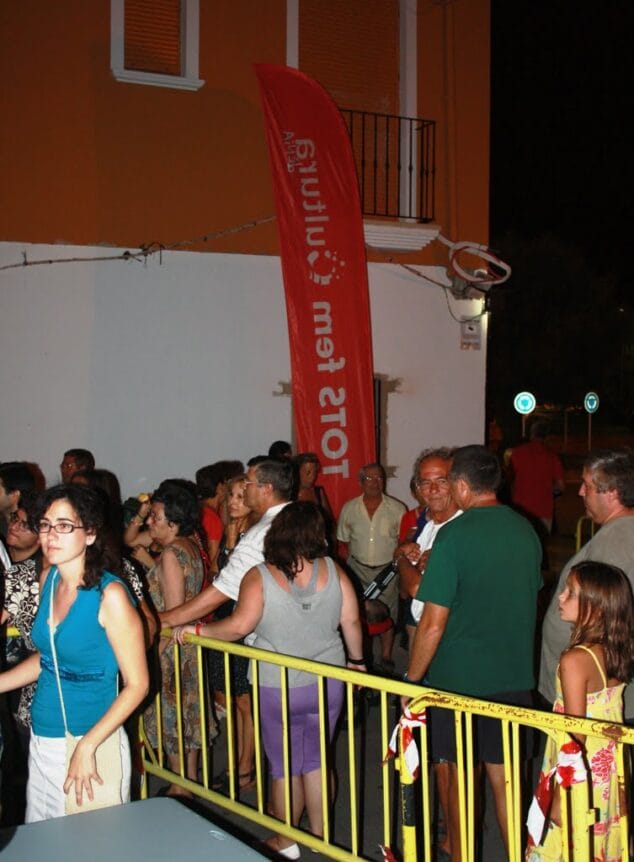 La Cultura va als Barris lleva música y fiesta al barrio de Les Roques 3 Fiesta Les Roques 18