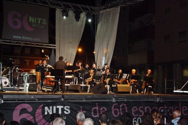 El glamour de Copacabana llegó a Dénia de la mano de La Marina Big Band 2 La Marina Big Band 1