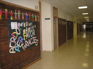 Pasillo del colegio Montgó