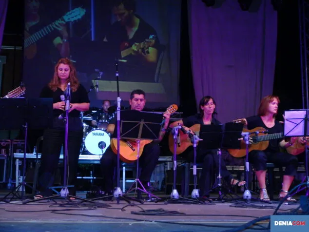 La Rondalla Daniya presentó su CD en el II Aplec de Rondalles de Dénia 20 Rondalla Daniya 09