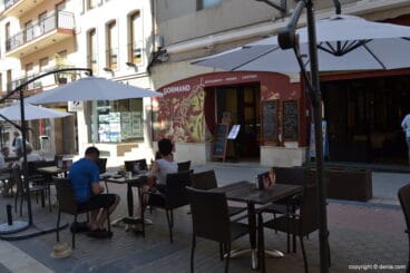 Terraza de la cafetería Gormand