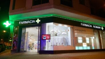 fachada farmacia romany
