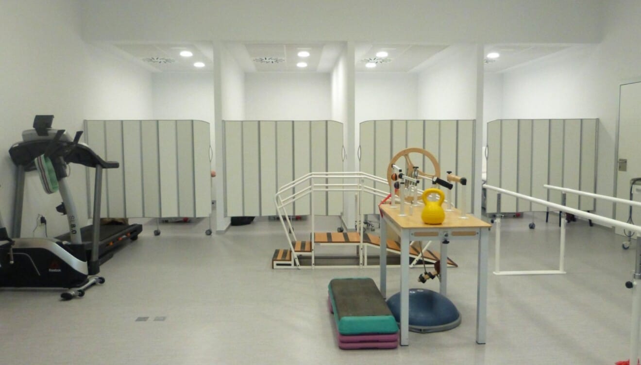 Salas de fisioterapia en hospital privado San Carlos Denia