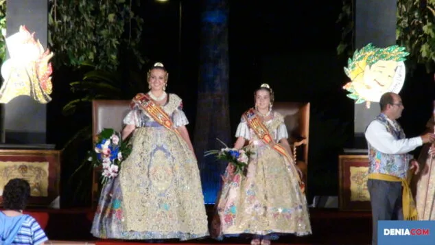 Laura Mena y Paula Bertomeu fueron proclamadas Falleras Mayores de Dénia 1 Presentación FFMM 01
