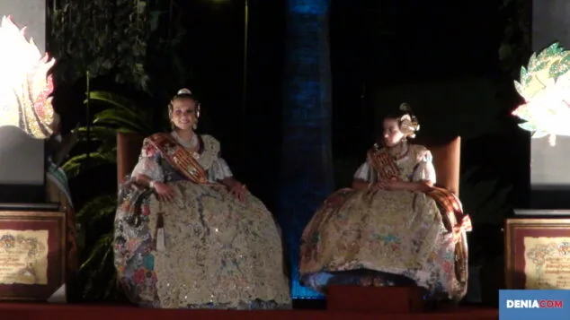 Laura Mena y Paula Bertomeu fueron proclamadas Falleras Mayores de Dénia 10 Presentación FFMM 14