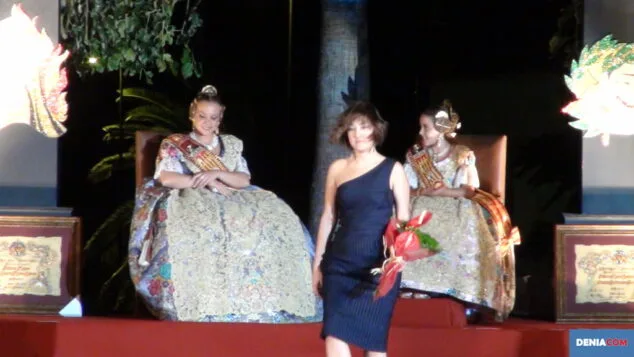 Laura Mena y Paula Bertomeu fueron proclamadas Falleras Mayores de Dénia 16 Presentación FFMM 20