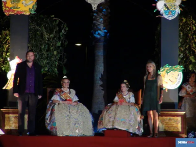 Laura Mena y Paula Bertomeu fueron proclamadas Falleras Mayores de Dénia 21 Presentación FFMM 25