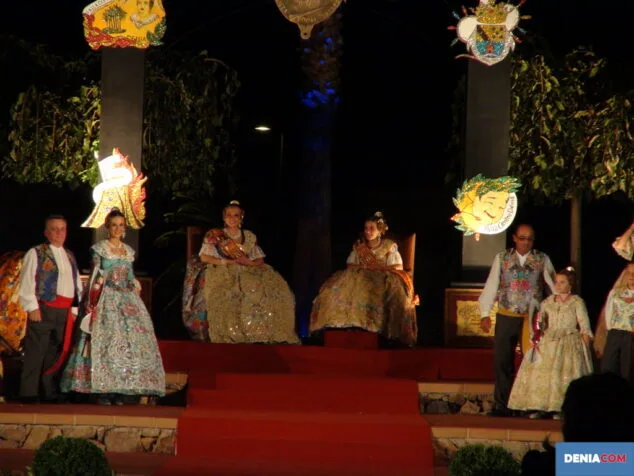 Laura Mena y Paula Bertomeu fueron proclamadas Falleras Mayores de Dénia 25 Presentación FFMM 29