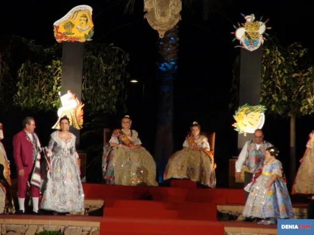 Laura Mena y Paula Bertomeu fueron proclamadas Falleras Mayores de Dénia 30 Presentación FFMM 34
