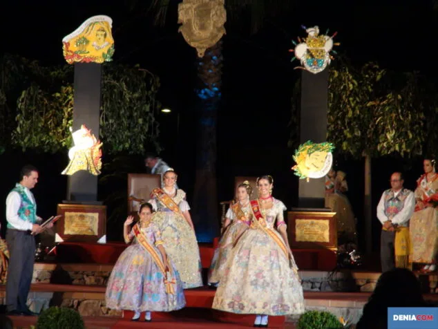 Laura Mena y Paula Bertomeu fueron proclamadas Falleras Mayores de Dénia 34 Presentación FFMM 38