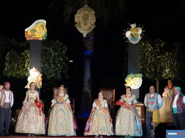 Laura Mena y Paula Bertomeu fueron proclamadas Falleras Mayores de Dénia 41 Presentación FFMM 45