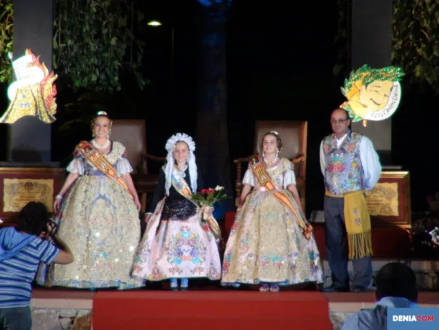 Laura Mena y Paula Bertomeu fueron proclamadas Falleras Mayores de Dénia 51 Presentación FFMM 55
