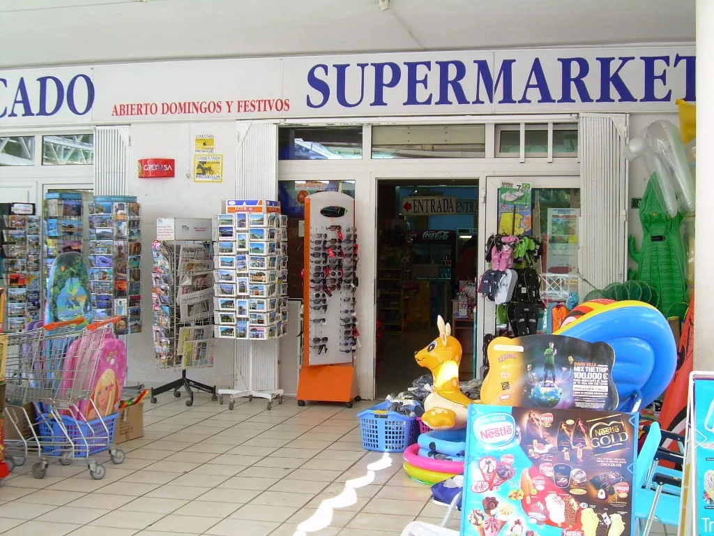 Troya Supermarket