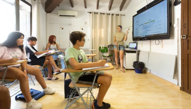 els alumnes milloraran el nivell d'anglès