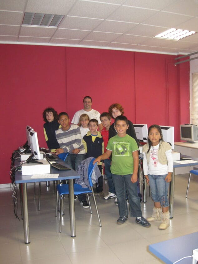 Ya están en marcha los cursos Llunàtics 6 Ofimatica