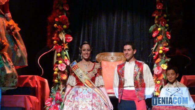La Falla Saladar se inspira en "Las mil y una noches" para presentar a Patricia Rubio, su Fallera Mayor 5 Presentacion Saladar 04